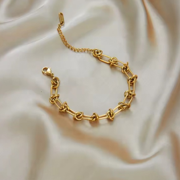 Gold Stainless Steel 18K Gold Knot Jewelry Set - Picture 5 of 13